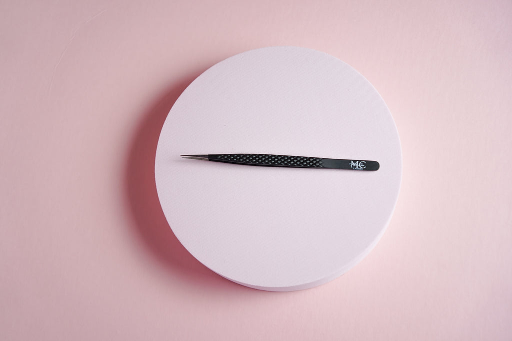 Pinza de Punta Fina MC Lashes – Precision Fiber Tip ✨